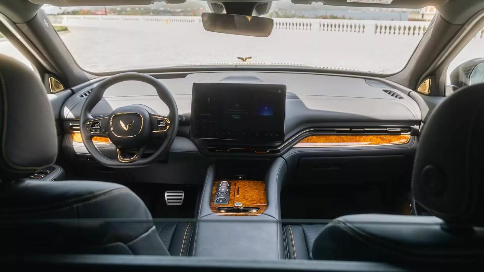 Βιετναμέζικο ηλεκτρικό SUV αντέχει σε 400 σφαίρες και 2 χειροβομβίδες